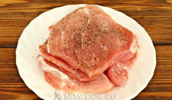 мясо по-французски с картошкой и помидорами