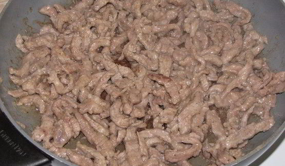 бефстроганов с грибами и сладким перцем