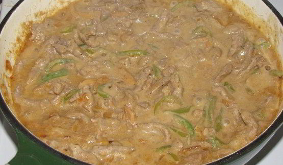 бефстроганов с грибами и сладким перцем