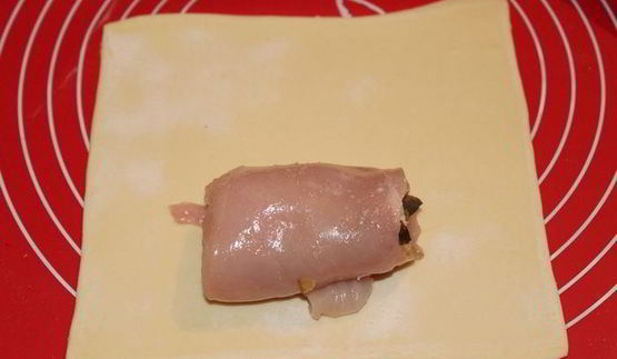 фаршированные куриные грудки в слоеном тесте