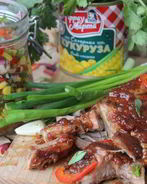 Глазированная свинина с кукурузным салатом