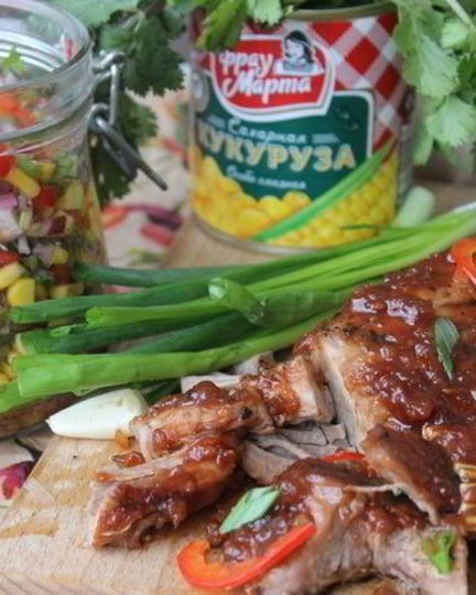 Рецепт глазированной свинины с кукурузным салатом
