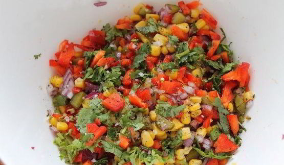 глазированная свинина с кукурузным салатом