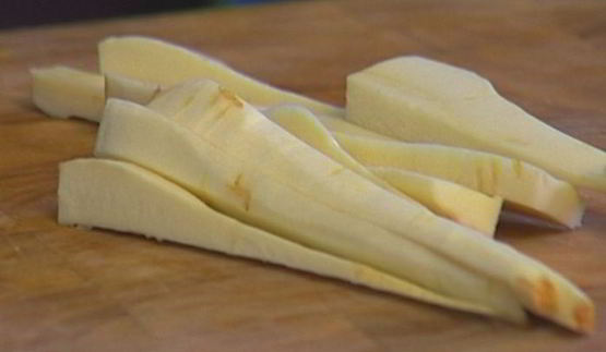 индейка с пастернаком и клюквенным соусом