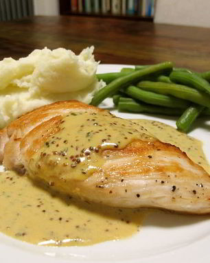 Куриная грудка в соусе