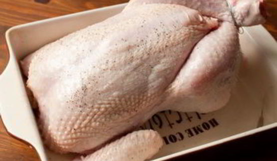 курица, фаршированная рисом и сухофруктами