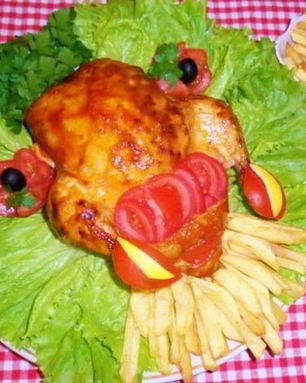 Курица под соусом Гольф , фаршированная креветками и рисом