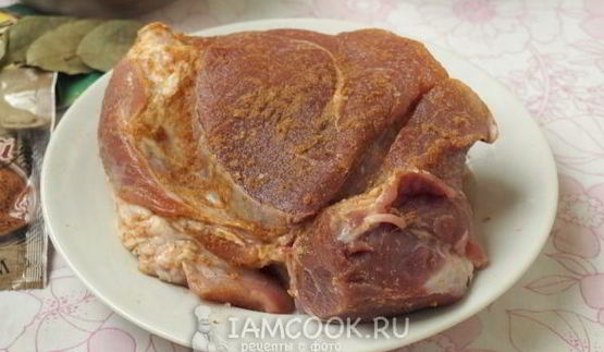 свиная лопатка в духовке с картошкой