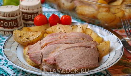 свиная лопатка в духовке с картошкой