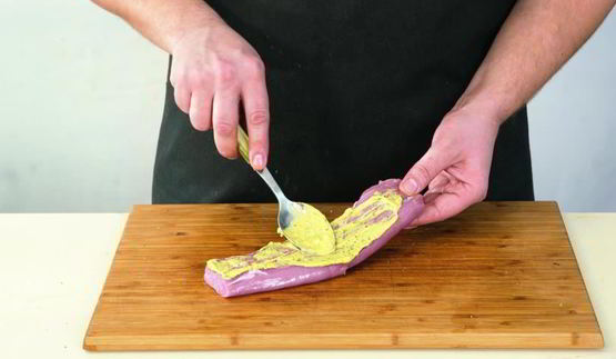 свиная вырезка, запеченная в беконе