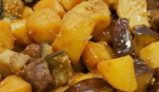 тушенная утка с баклажанами и картофелем