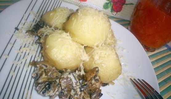 ньокки, тушенные в сливочно-грибном соусе