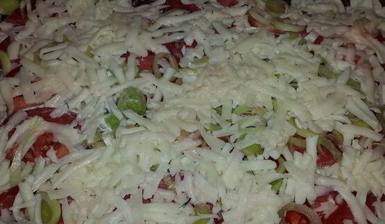 баклажаны с помидорами, запеченные в сырном соусе