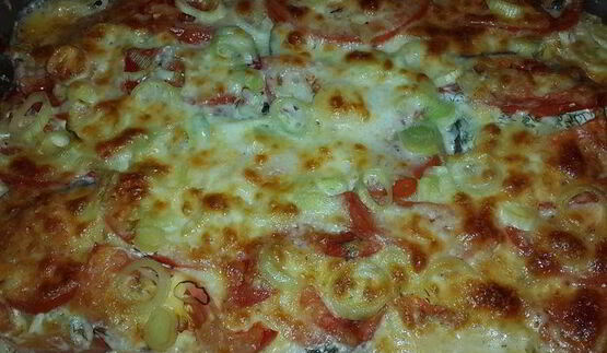 баклажаны с помидорами, запеченные в сырном соусе