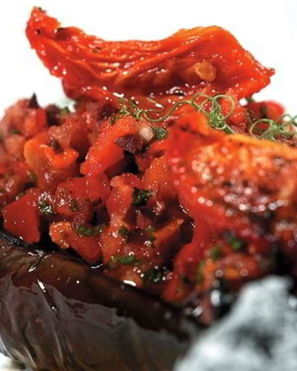 Рецепт баклажанов с сальсой из томатов