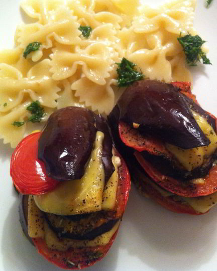 Рецепт баклажанов, запеченных с сыром фета и помидорами