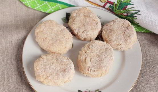 биточки из фасоли и сыра