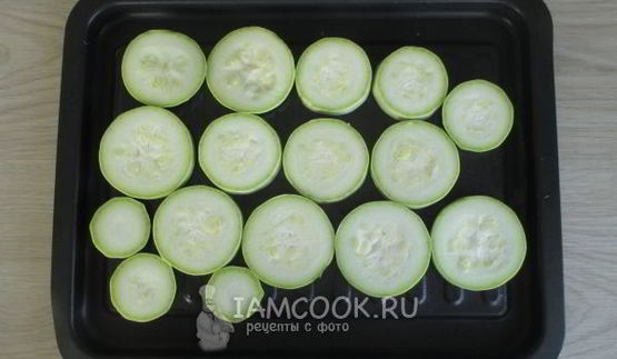 кабачки с помидорами и чесноком в духовке