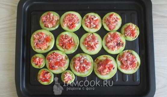 кабачки с помидорами и чесноком в духовке