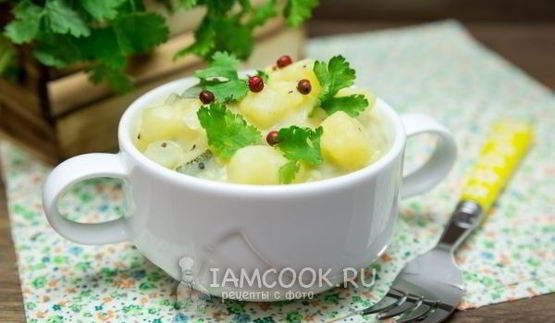 кабачки, тушенные с картошкой в сметане