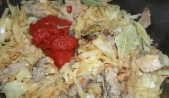 капуста со свининой