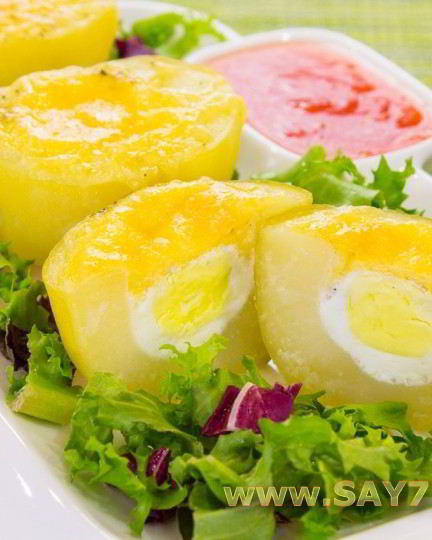 Рецепт картофеля, запеченного с перепелиными яйцами