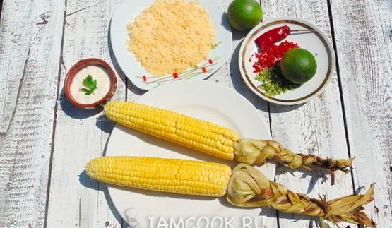 печеная на углях кукуруза с сыром