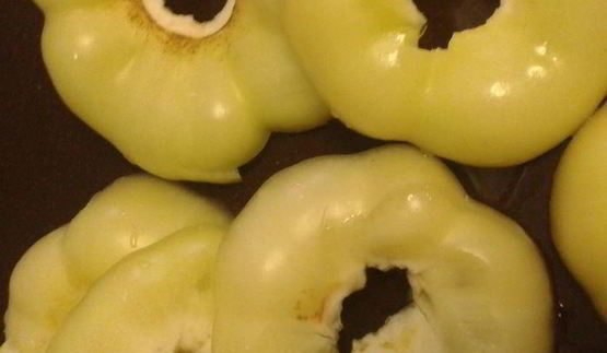 перец, фаршированный мясом и рисом