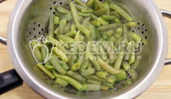 стручковая фасоль с кедровыми орешками