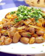 Тушеная капуста с фасолью