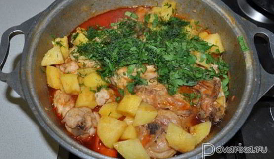 тушеный картофель с курицей