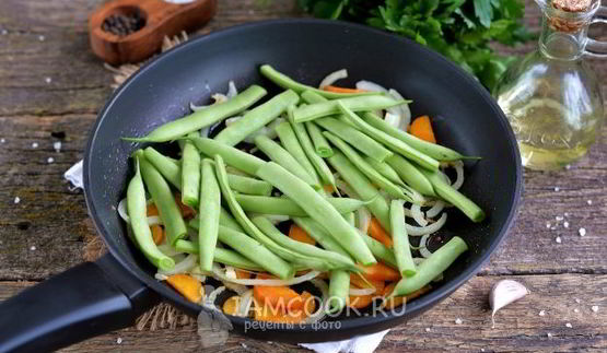 тушеные кабачки с фасолью