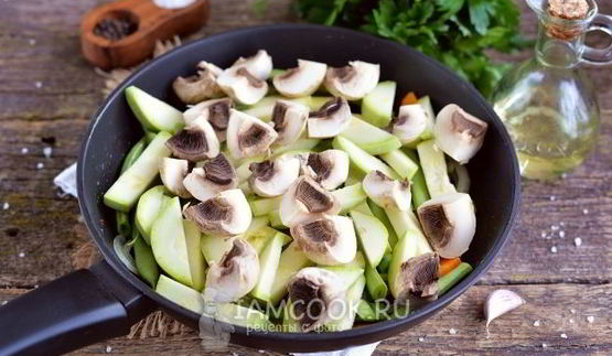 тушеные кабачки с фасолью