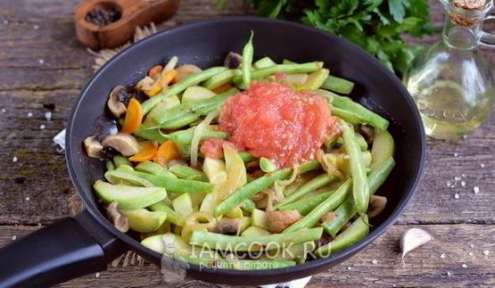 тушеные кабачки с фасолью