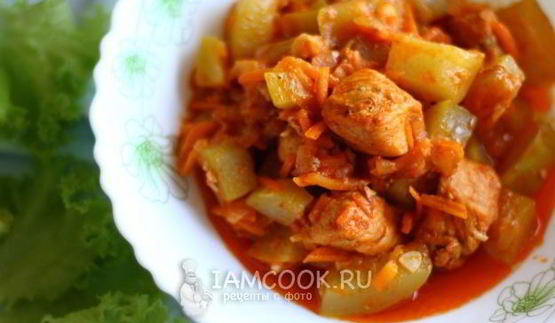 тушеные кабачки с мясом в мультиварке