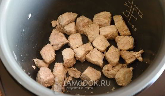 тушеные кабачки с мясом в мультиварке