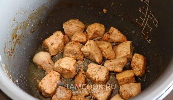 тушеные кабачки с мясом в мультиварке