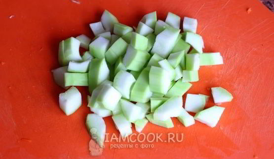 тушеные кабачки с мясом в мультиварке