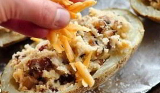 запеченный картофель с беконом и сыром