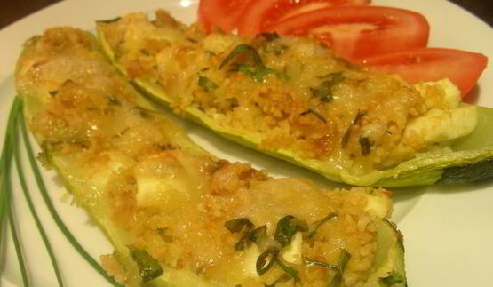 запеченные кабачки, фаршированные кускусом и фетой