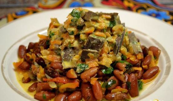 фасоль и печень свиная