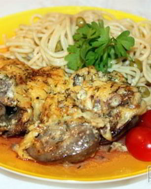 Куриная печень под сырным соусом