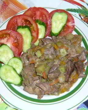 Куриная печень с баклажанами и морковкой