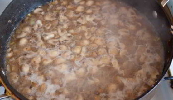 куриная печень с грибами в сливочном соусе