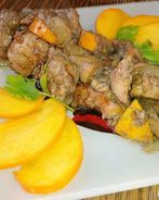 Куриная печень с хурмой