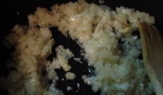 куриная печень с лимонно-медовым соусом и кабачковой лапшой