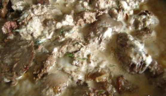 куриная печень с лисичками в сметанном соусе