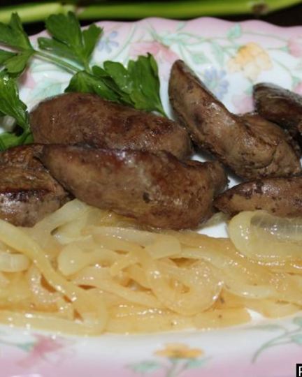 Рецепт куриной печени с луком и белым вином