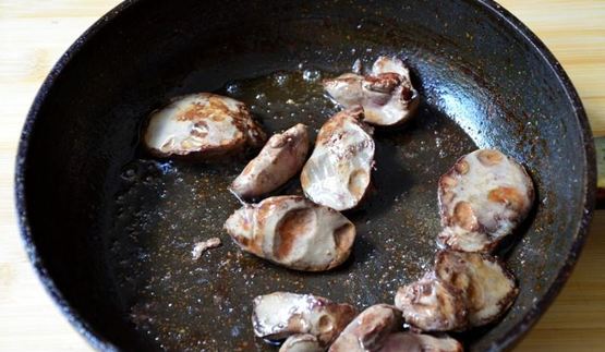 куриная печень в сливочно-горчичном соусе