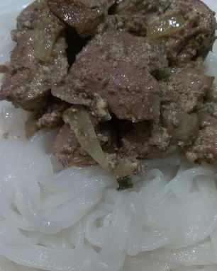 Куриная печень в сметанном соусе